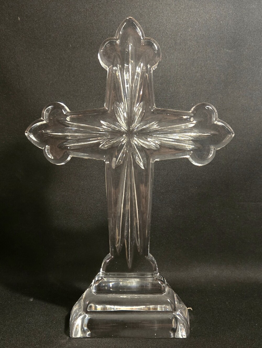Vintage Royal Limited 24% Lead Crystal Cross Sculpture